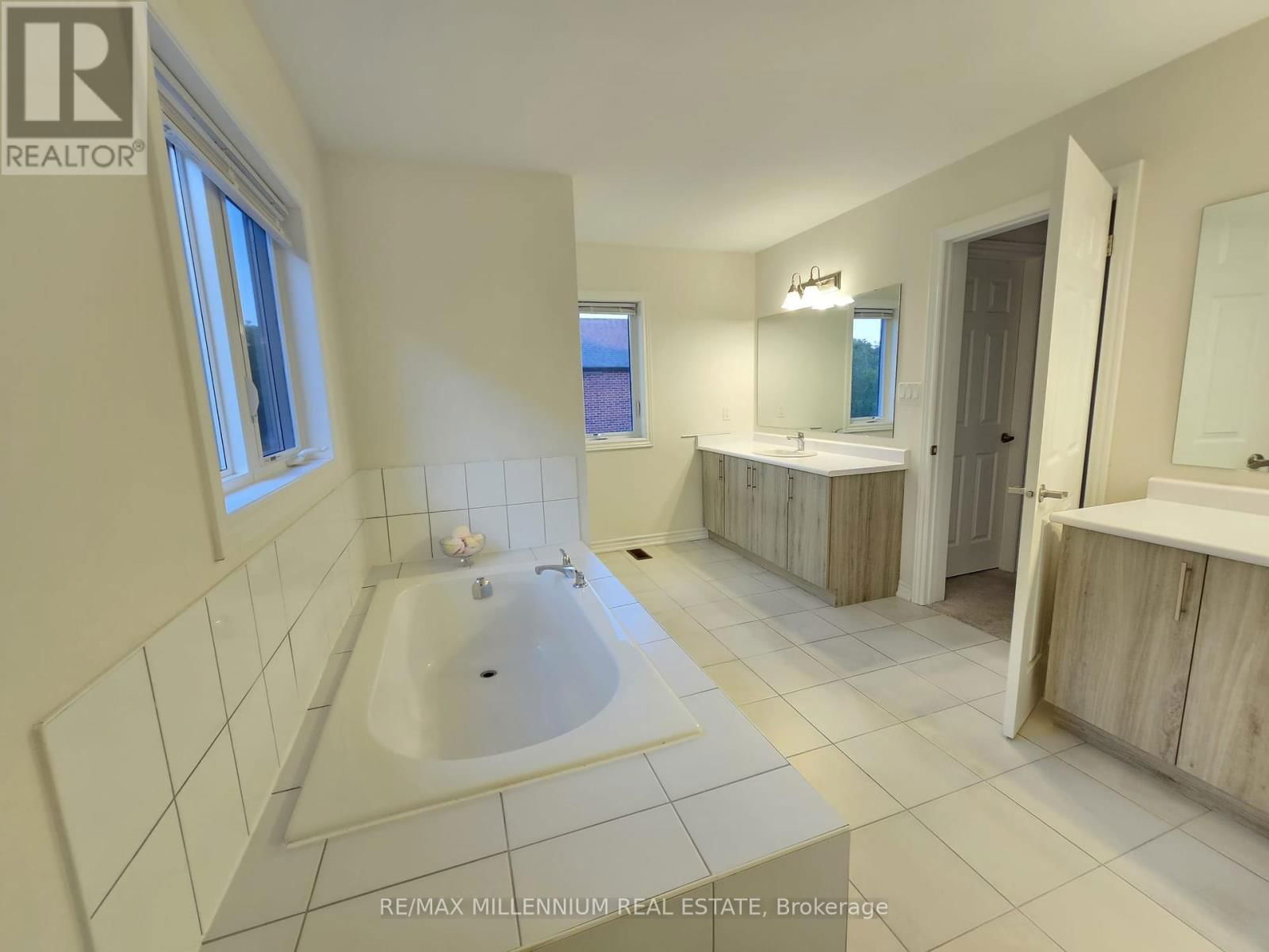139 CROMBIE STREET Image 29