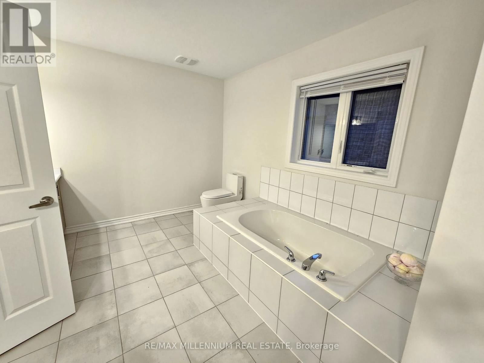 139 CROMBIE STREET Image 30