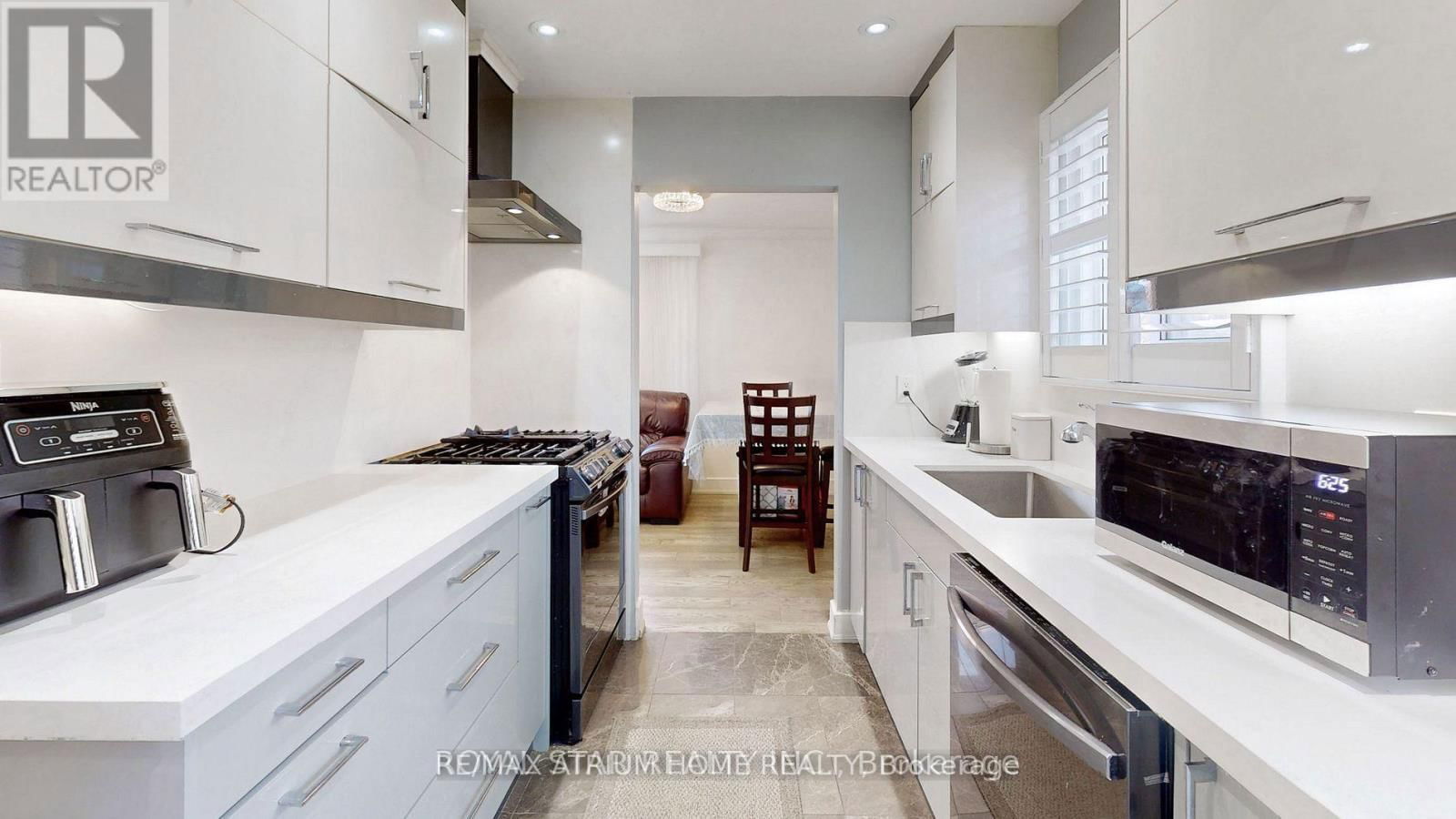 257 JOHN TABOR TRAIL Image 25