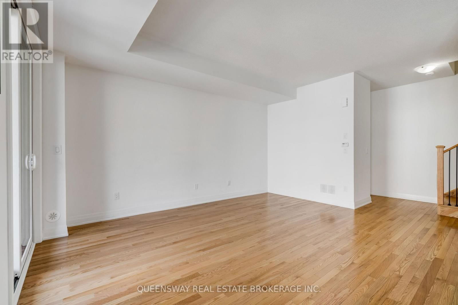 71 WATERSIDE WAY Image 12