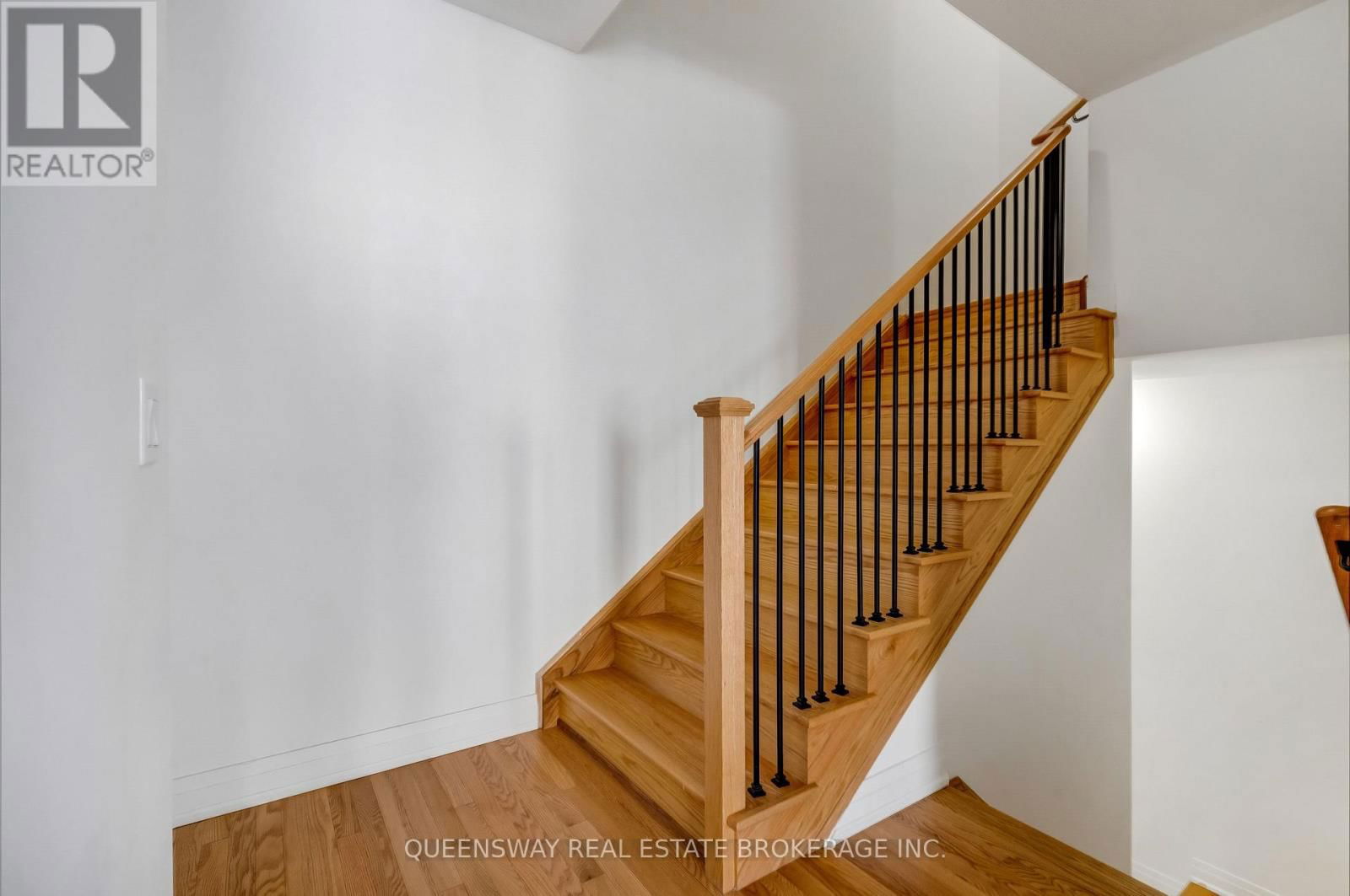 71 WATERSIDE WAY Image 18
