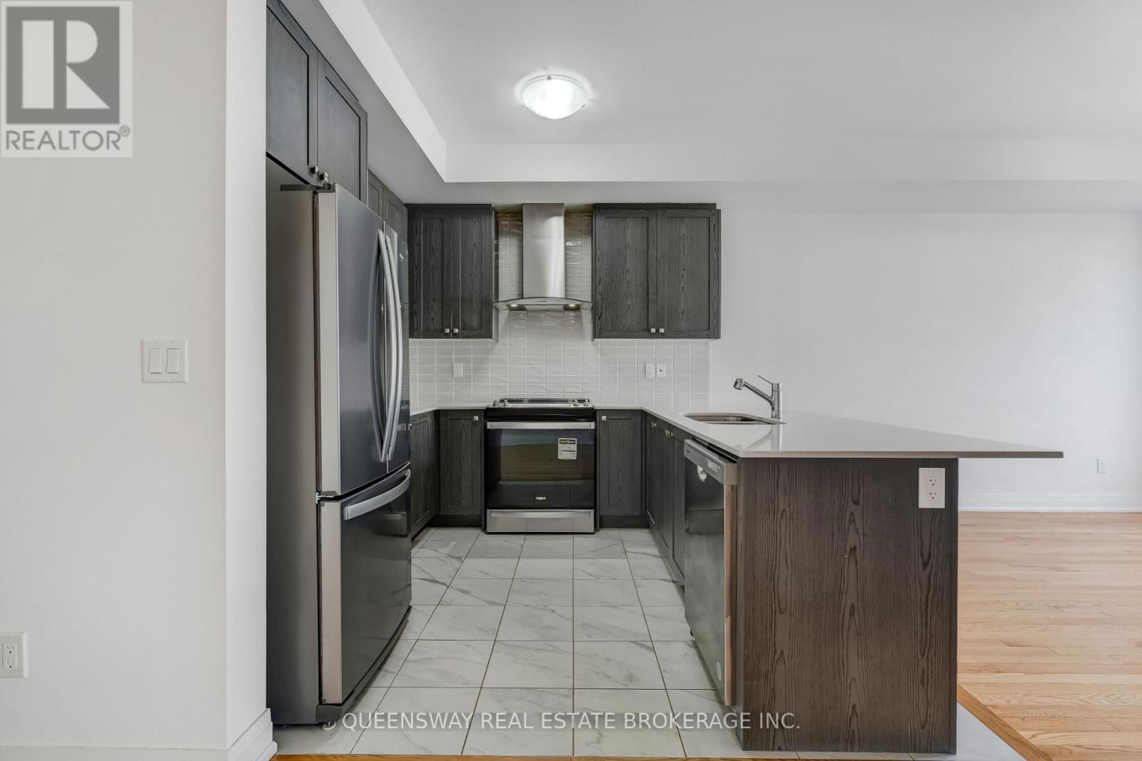 71 WATERSIDE WAY Image 8