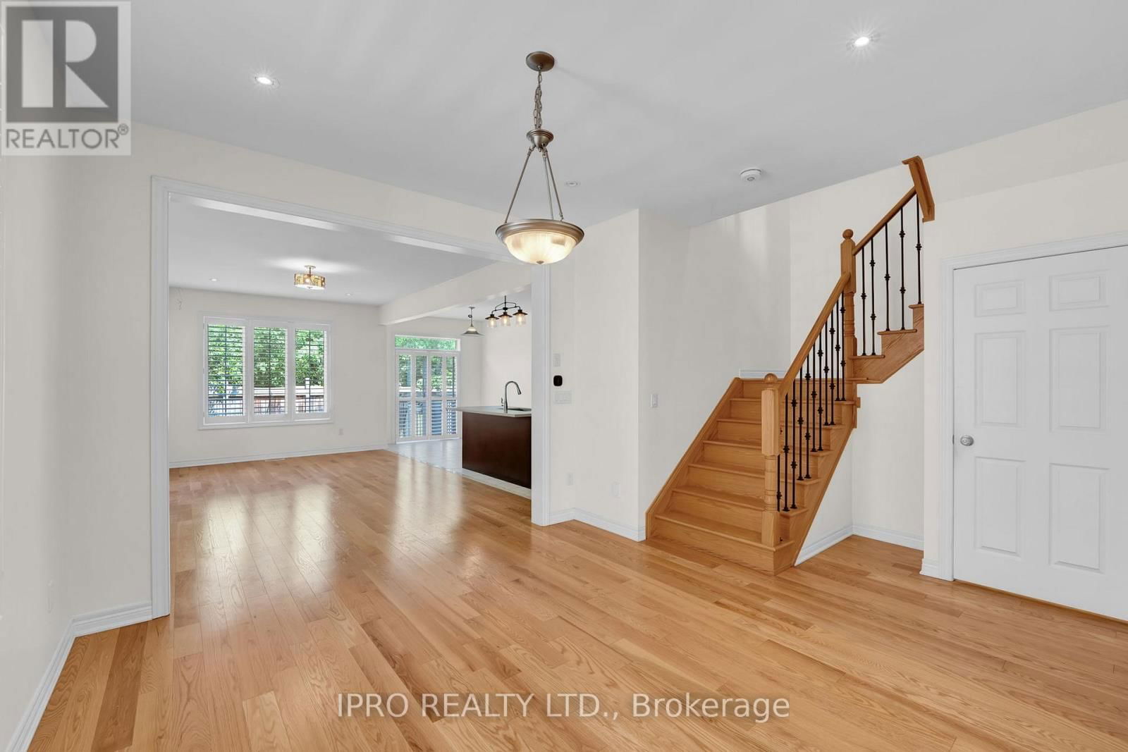 128 BRIDLEWOOD BOULEVARD Image 10