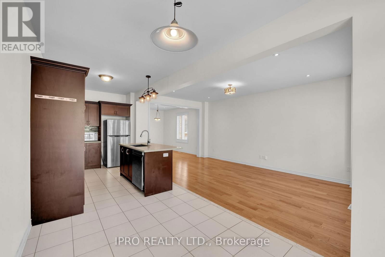 128 BRIDLEWOOD BOULEVARD Image 20