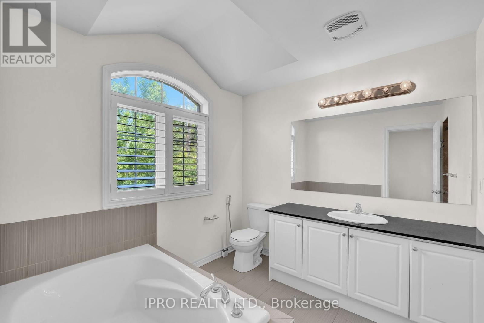 128 BRIDLEWOOD BOULEVARD Image 38
