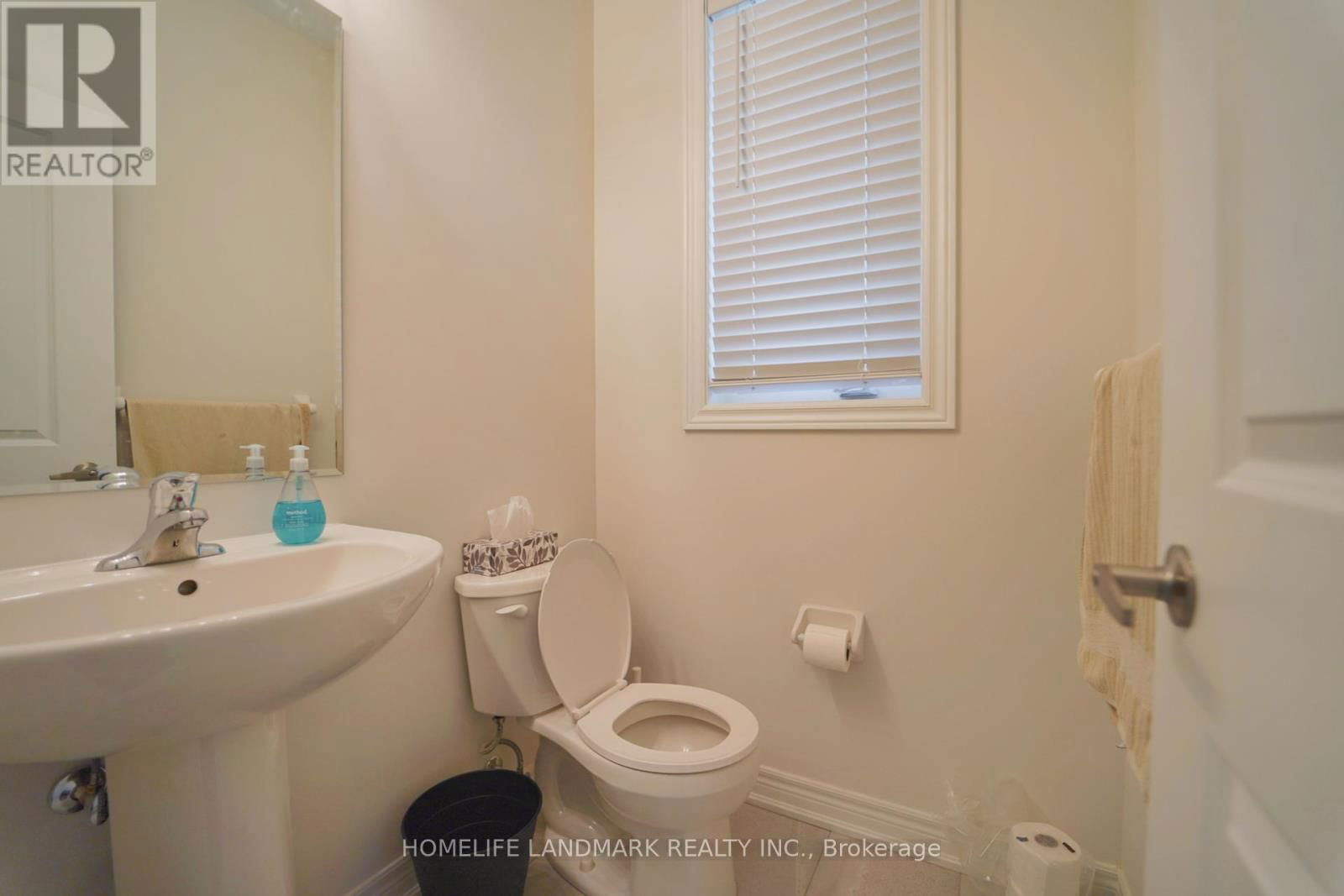 36 THELMA DRIVE Image 12