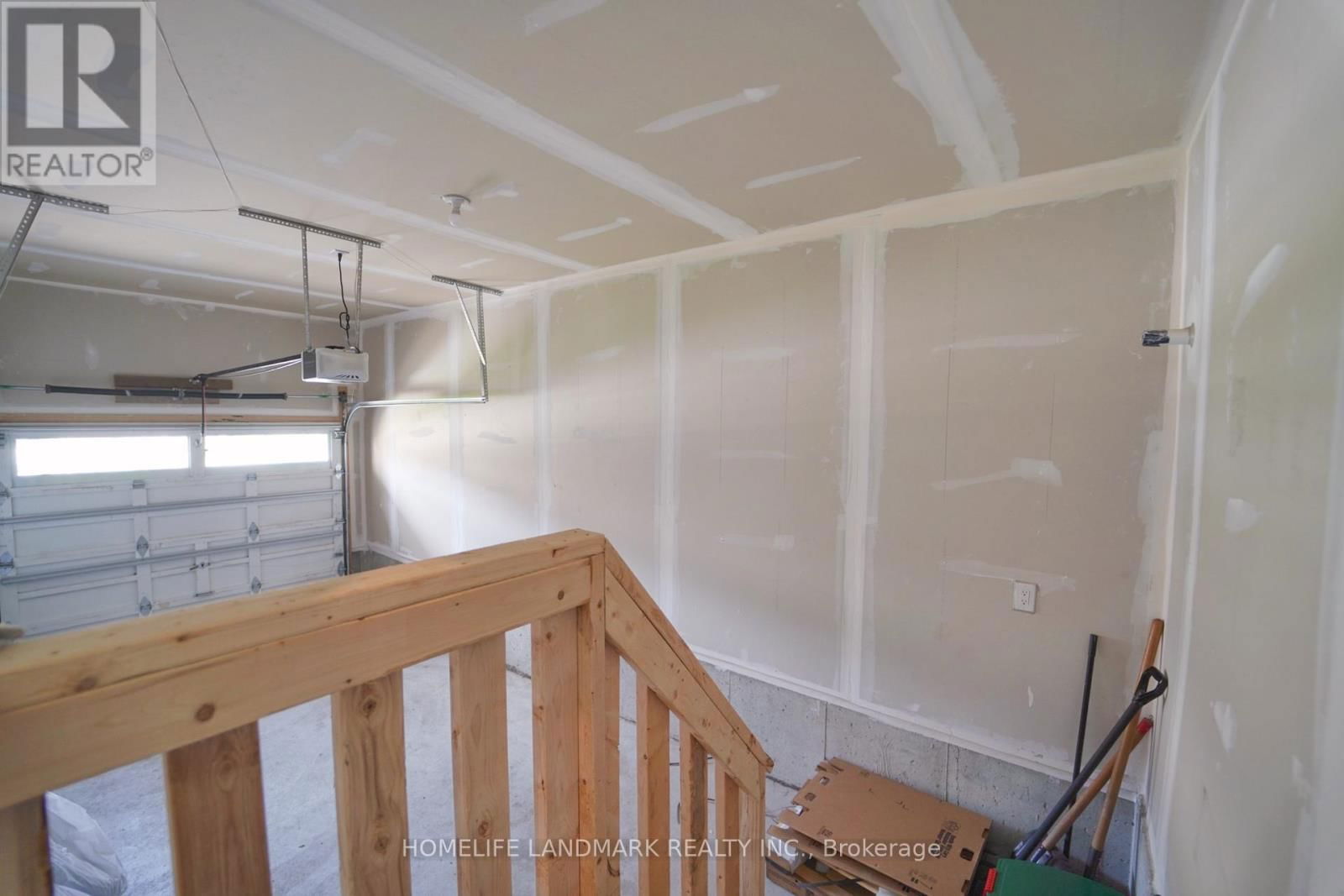 36 THELMA DRIVE Image 8