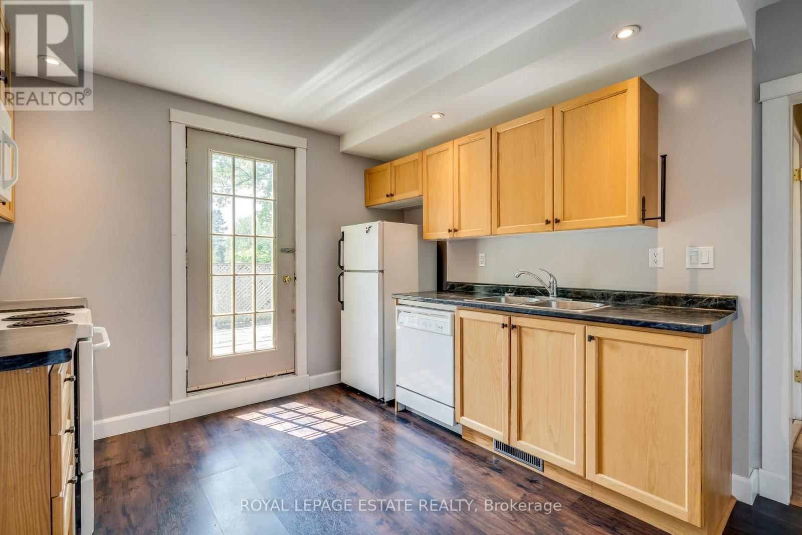 54 KENILWORTH AVENUE Image 27