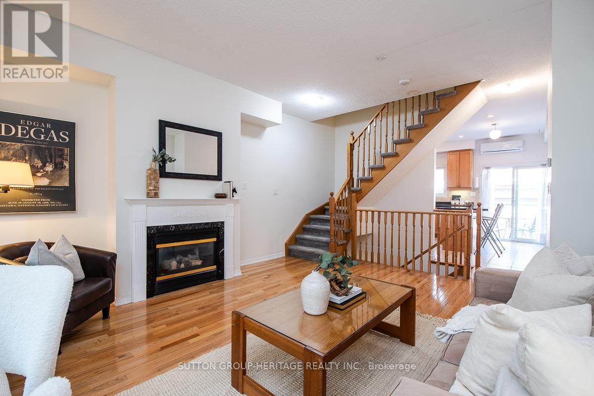 26 FILMIC LANE Image 30