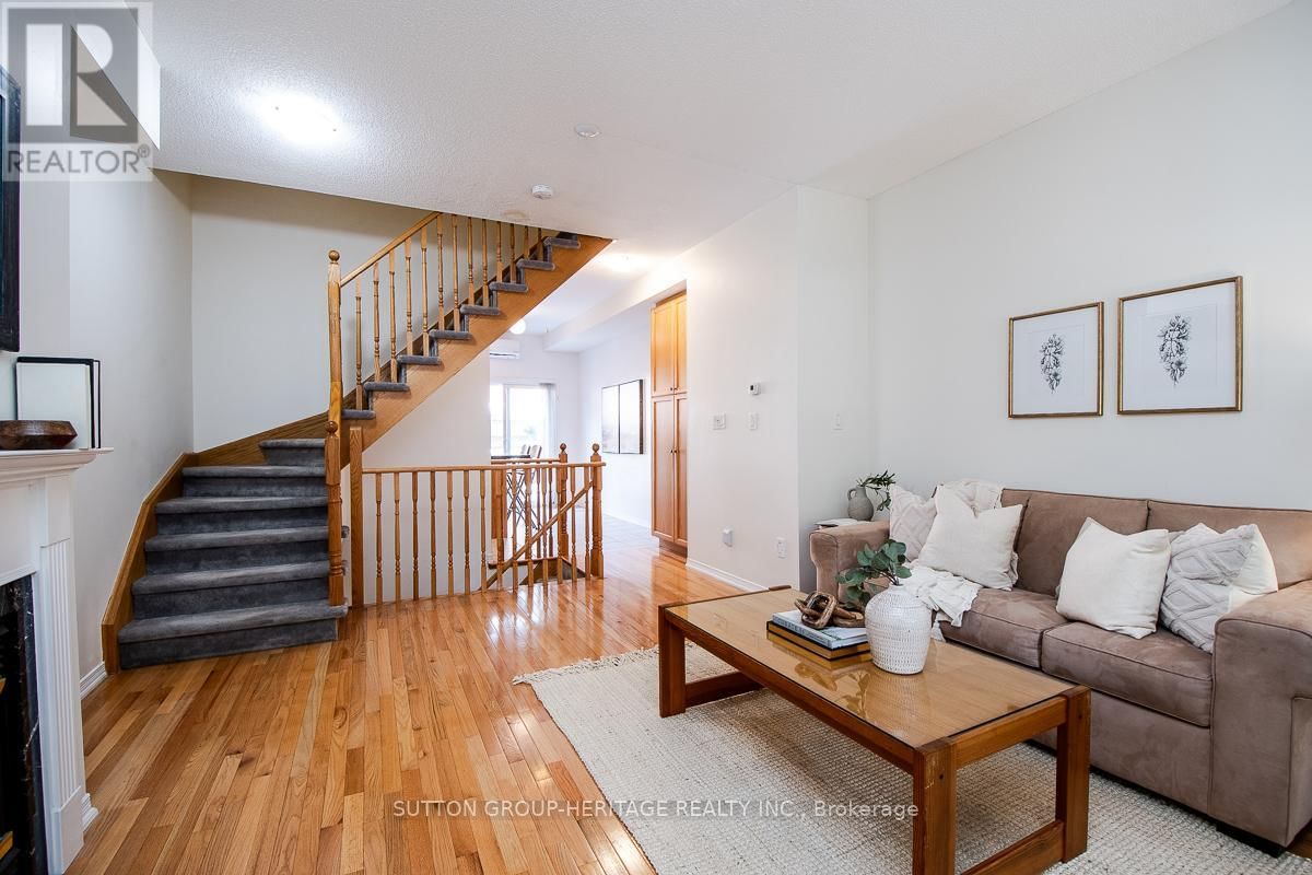 26 FILMIC LANE Image 31