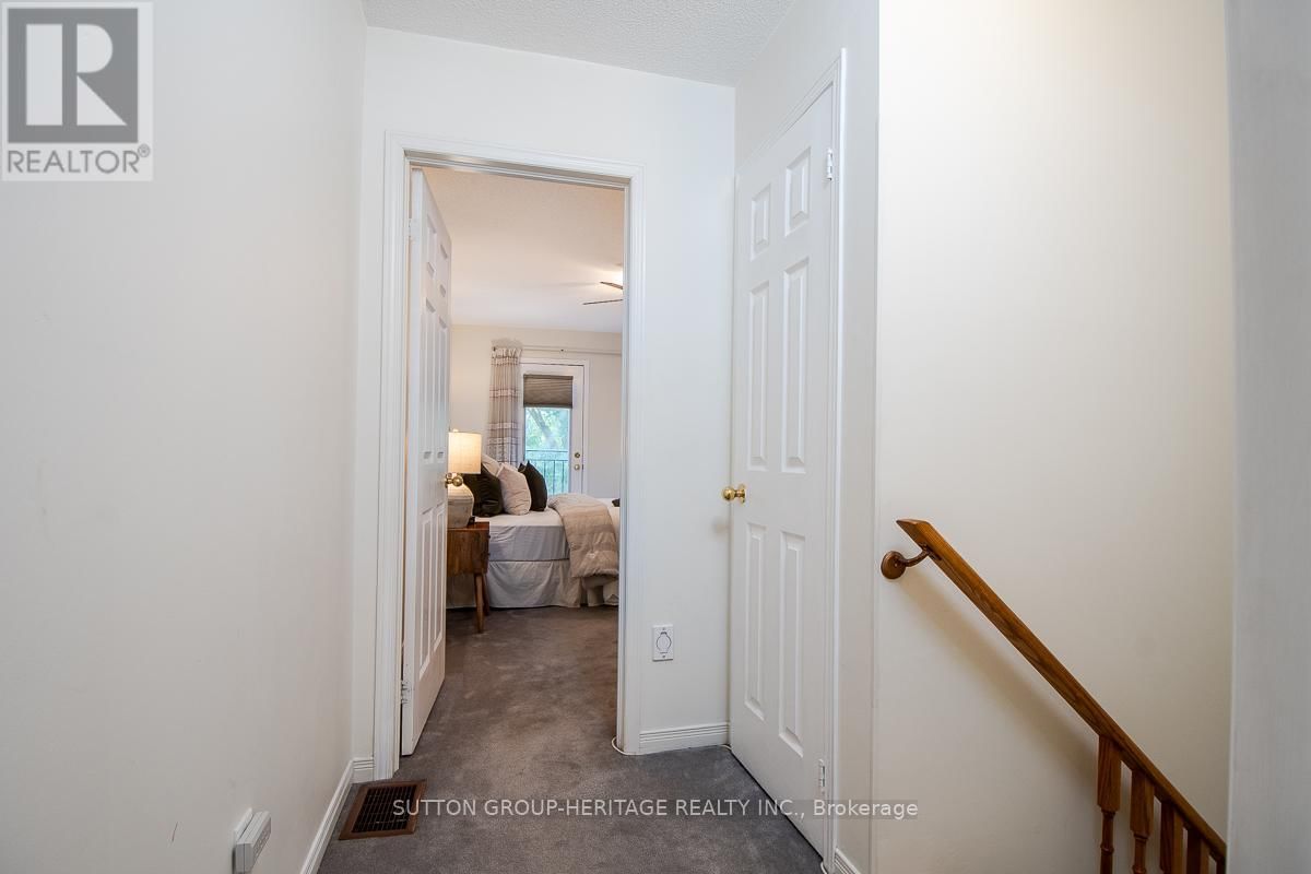 26 FILMIC LANE Image 35