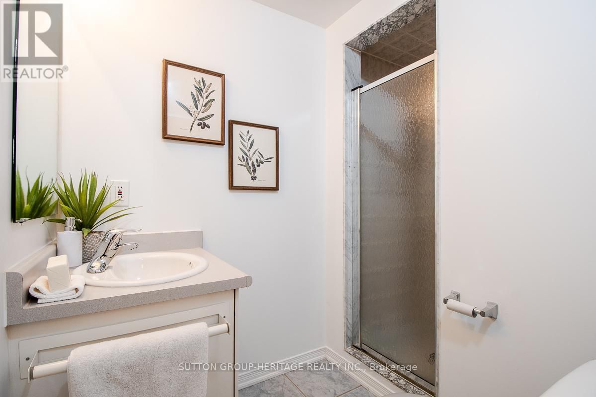26 FILMIC LANE Image 45