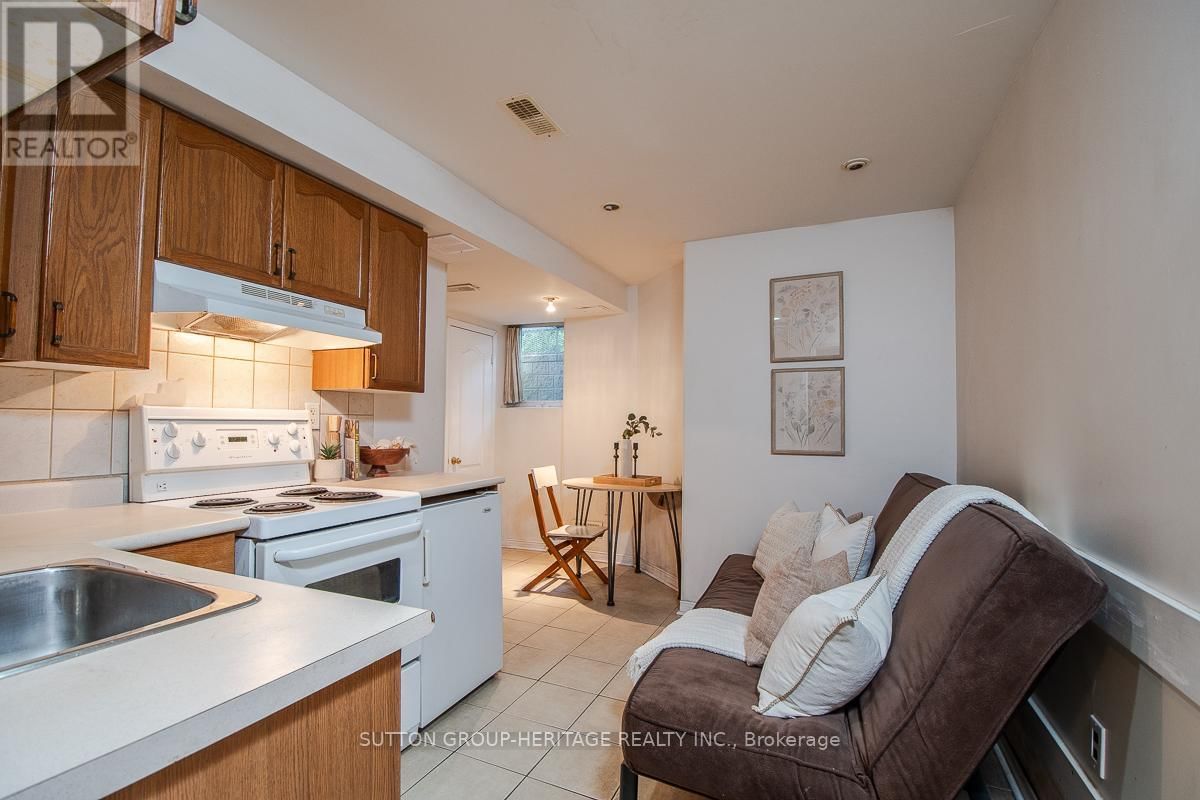 26 FILMIC LANE Image 47