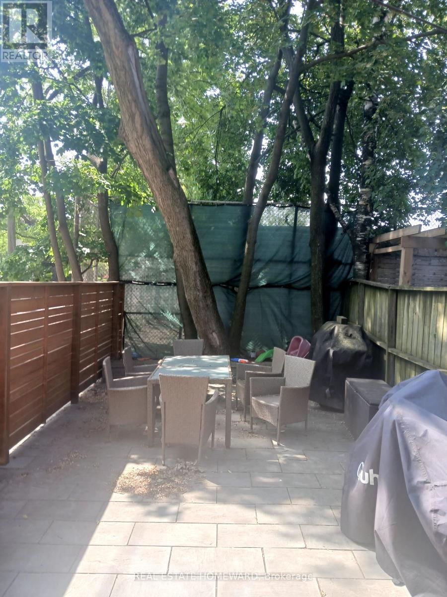 87 BROWNING AVENUE Image 13