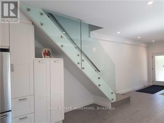 87 BROWNING AVENUE Image 6