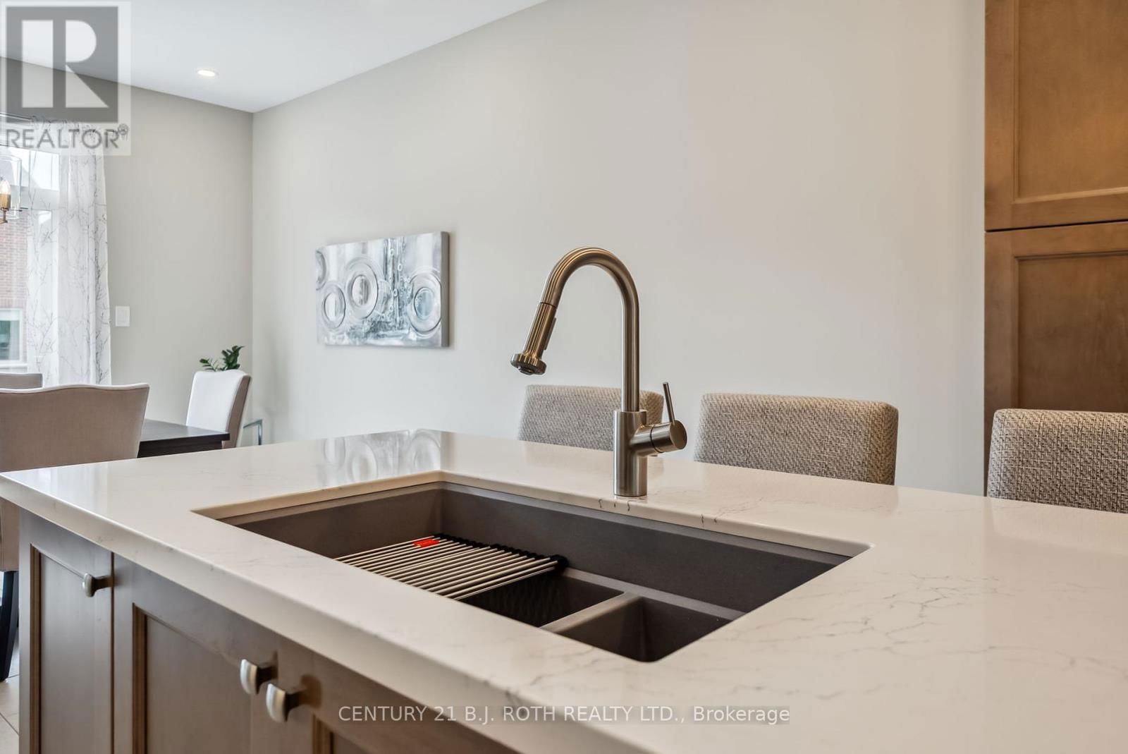 42 GLENHAVEN COURT Image 12