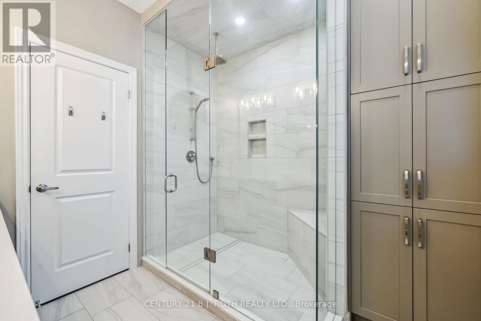 42 GLENHAVEN COURT Image 21