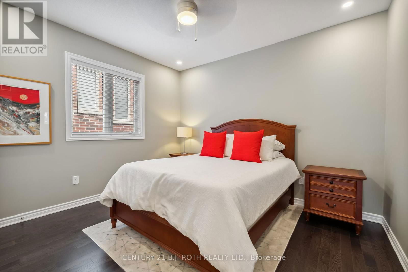 42 GLENHAVEN COURT Image 22