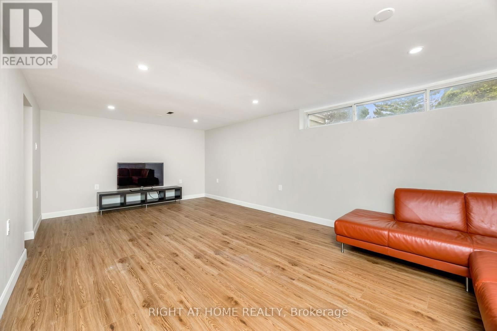 15 DALCOURT DRIVE Image 25