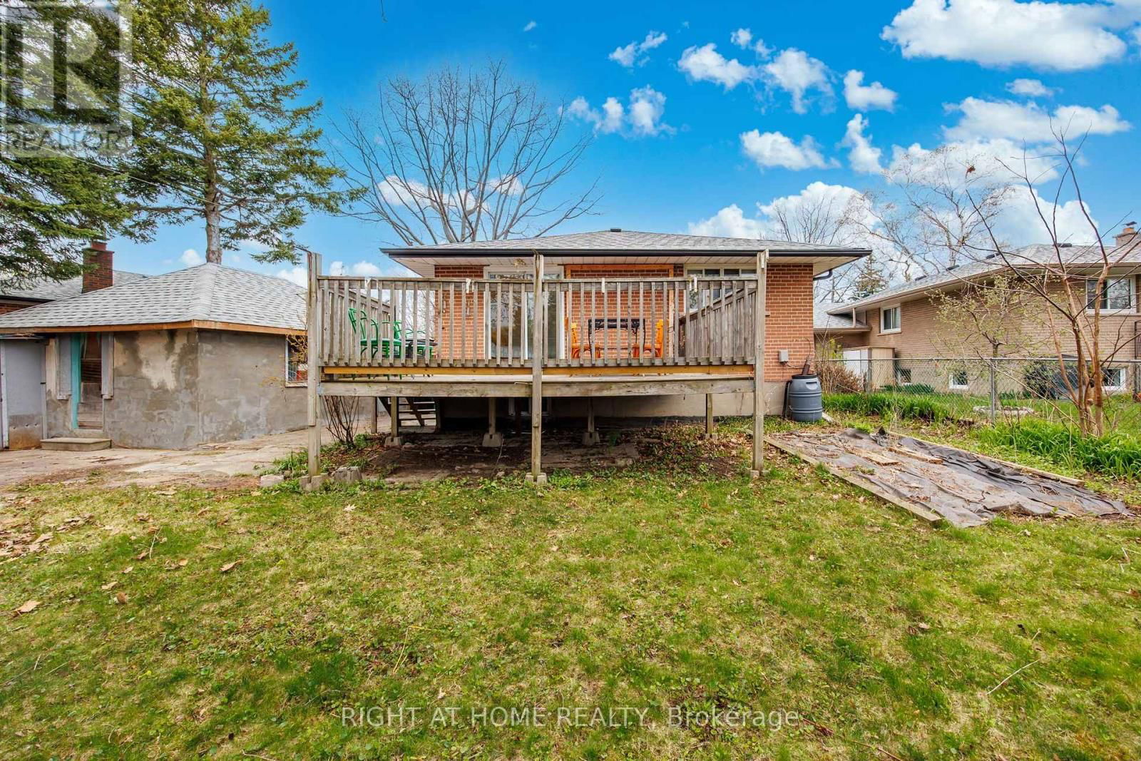 15 DALCOURT DRIVE Image 33