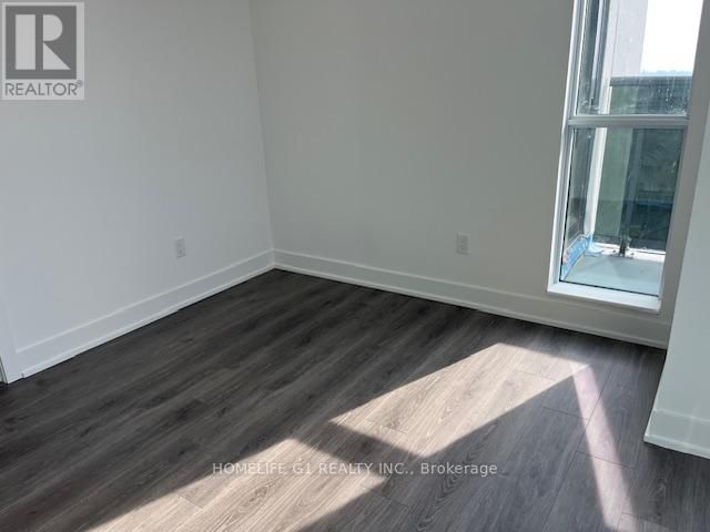 1207 - 2545 SIMCOE STREET Image 8