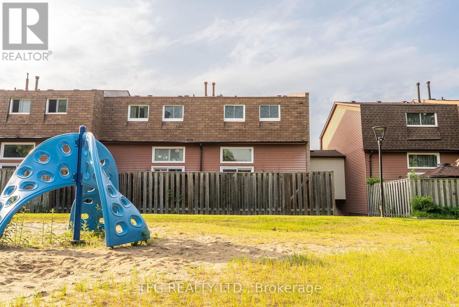 45 - 222 PEARSON STREET Image 14
