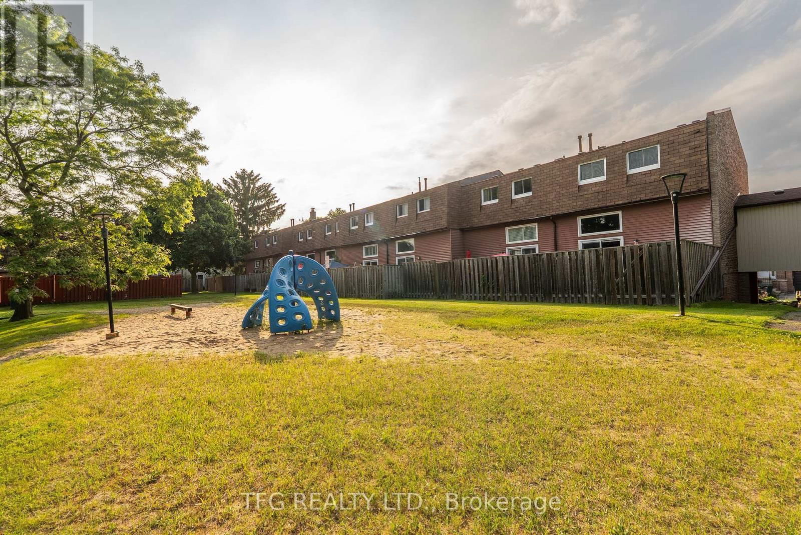 45 - 222 PEARSON STREET Image 16