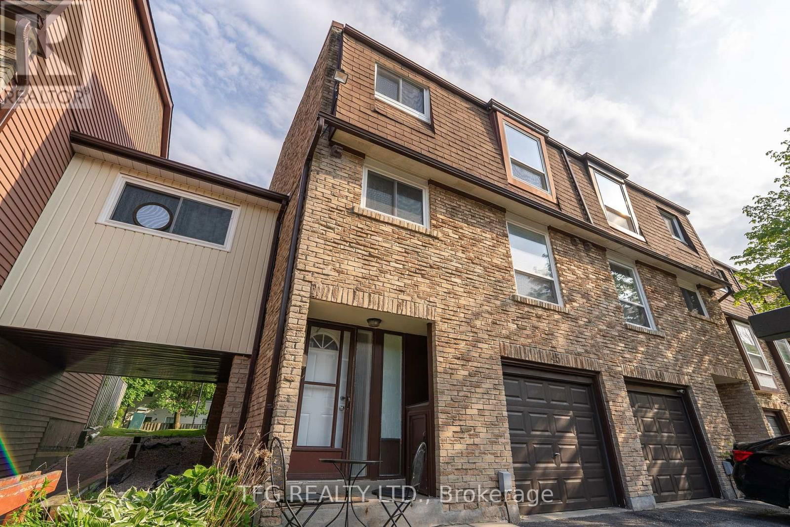 45 - 222 PEARSON STREET Image 3