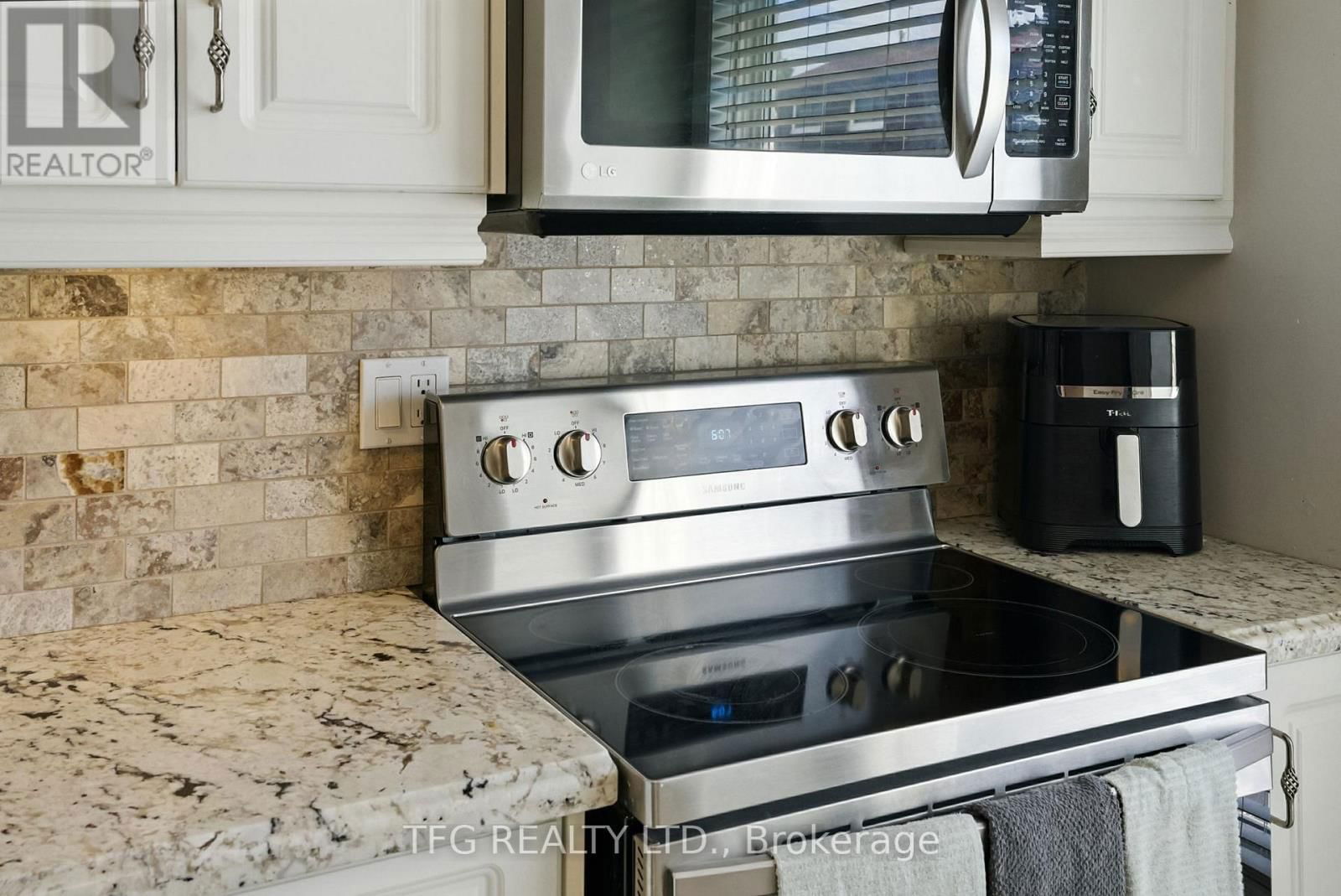 45 - 222 PEARSON STREET Image 33