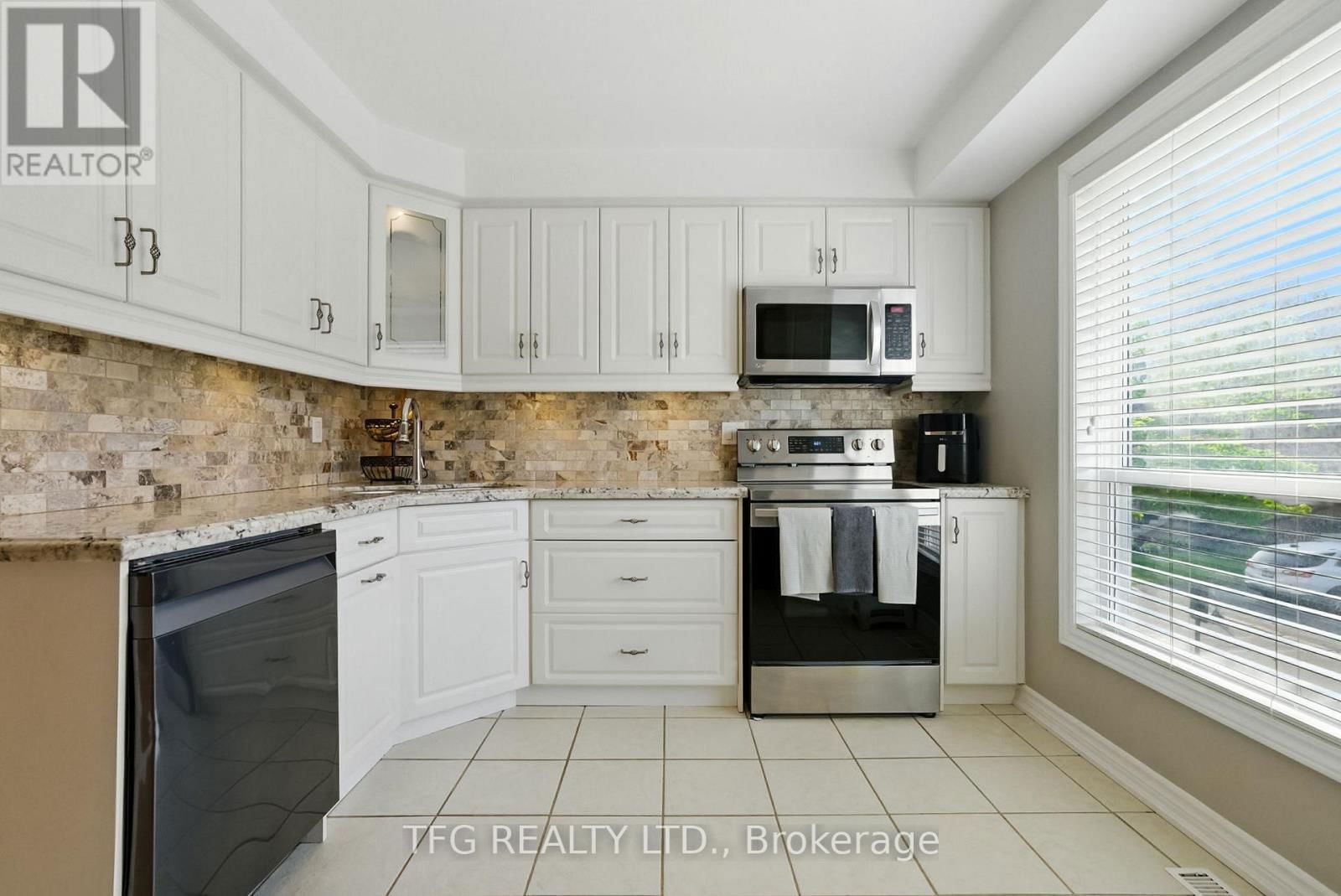 45 - 222 PEARSON STREET Image 34