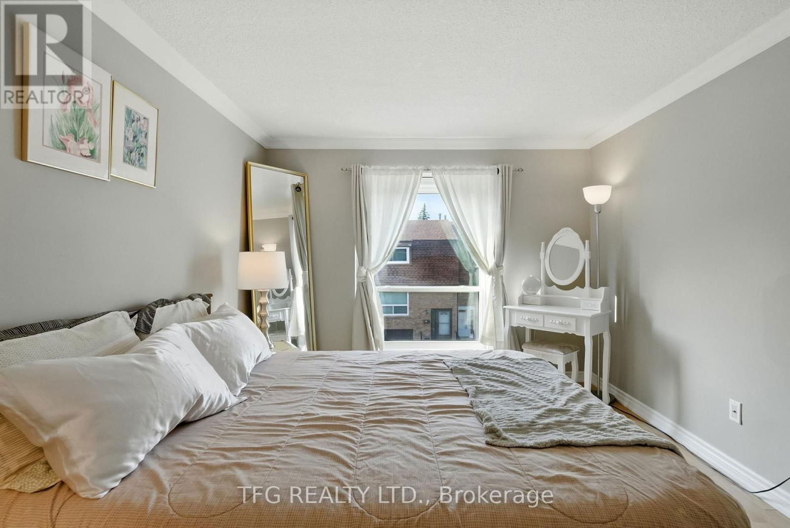 45 - 222 PEARSON STREET Image 38