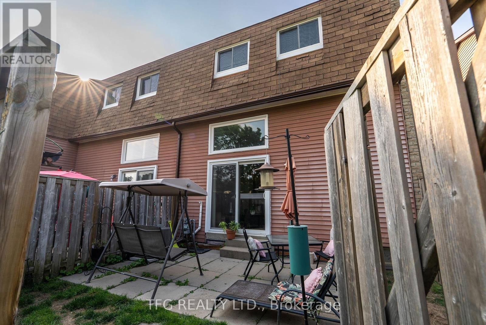 45 - 222 PEARSON STREET Image 5