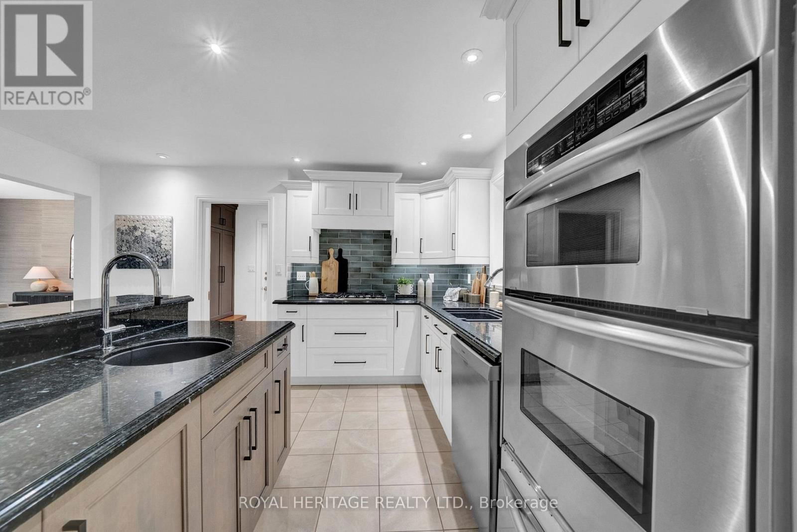 4585 CORONATION ROAD Image 32