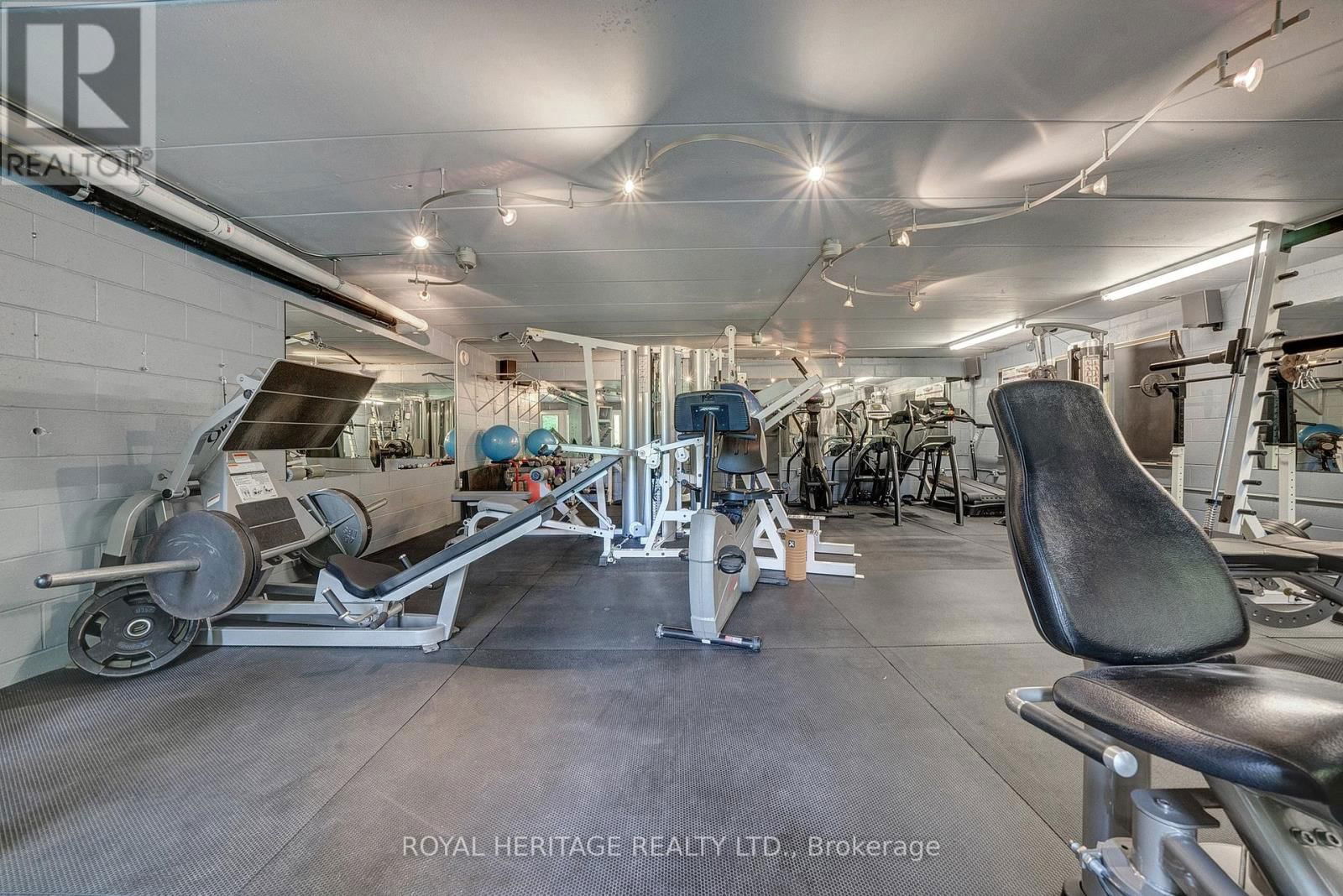 4585 CORONATION ROAD Image 45