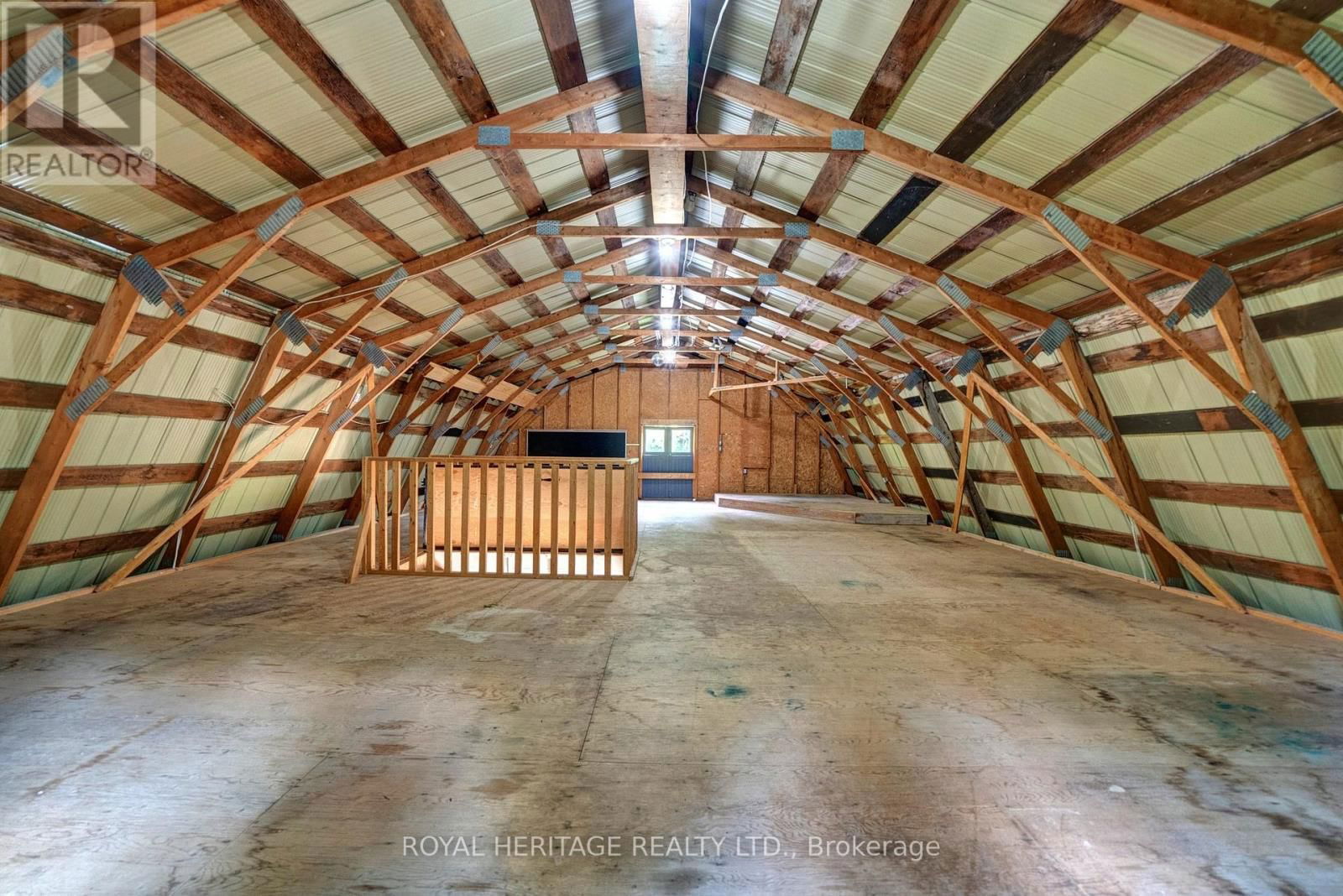 4585 CORONATION ROAD Image 50