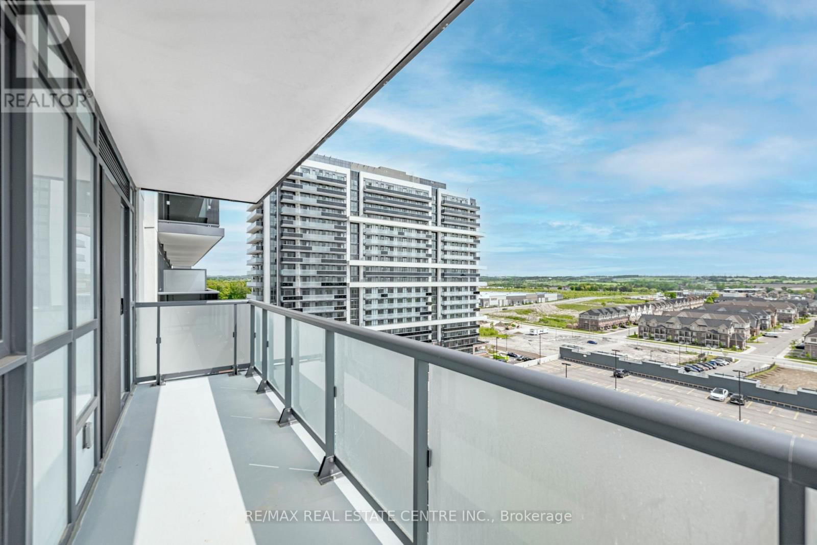 1004 - 2545 SIMCOE STREET NORTH Image 14