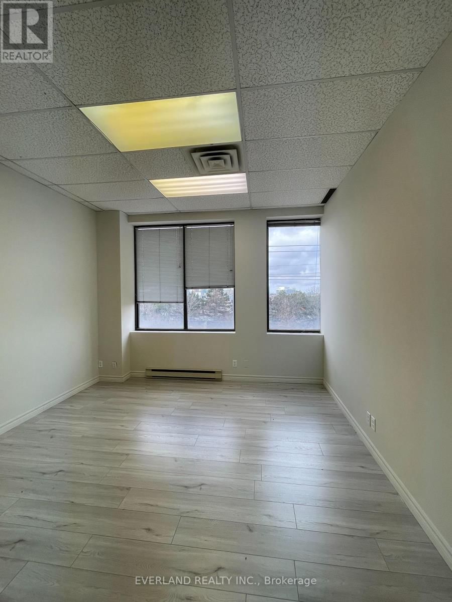 309 - 3601 VICTORIA PARK AVENUE Image 2