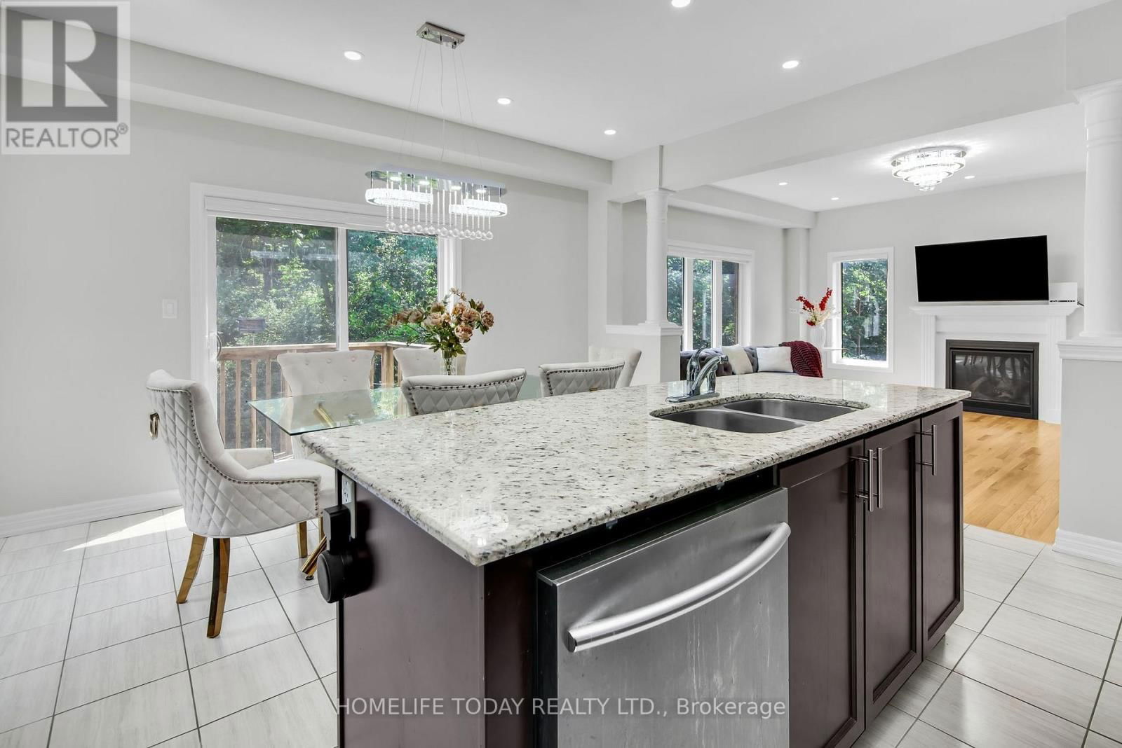 265 BRUCE CAMERON DRIVE Image 12