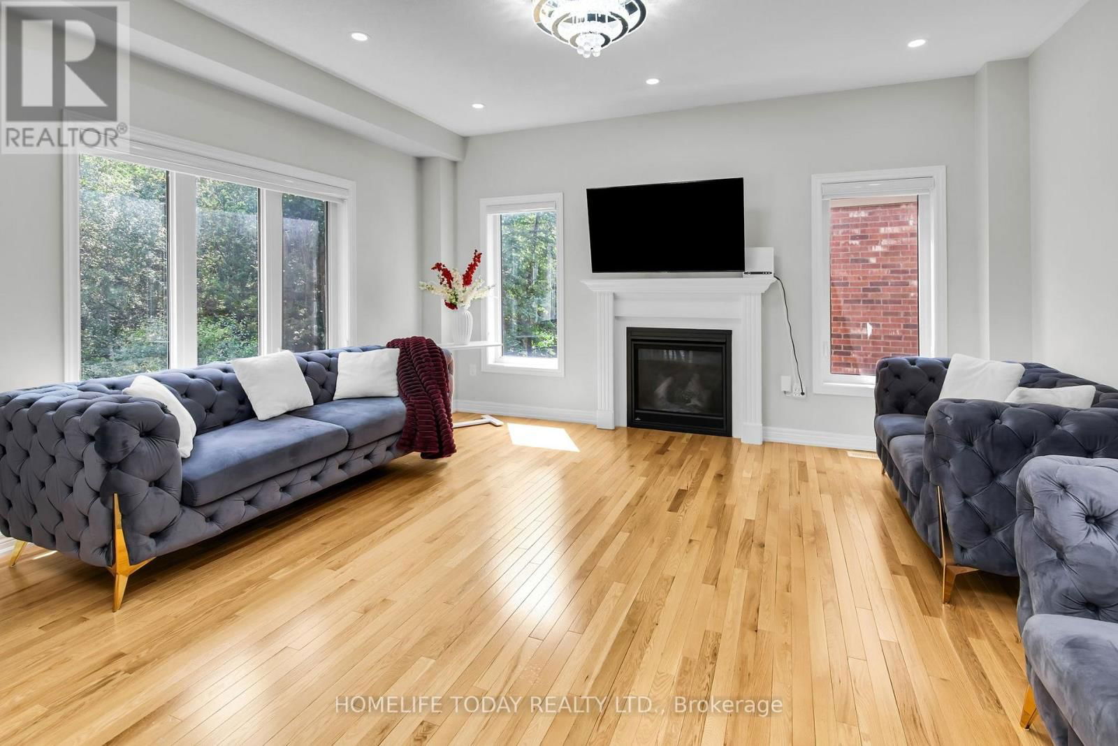 265 BRUCE CAMERON DRIVE Image 15