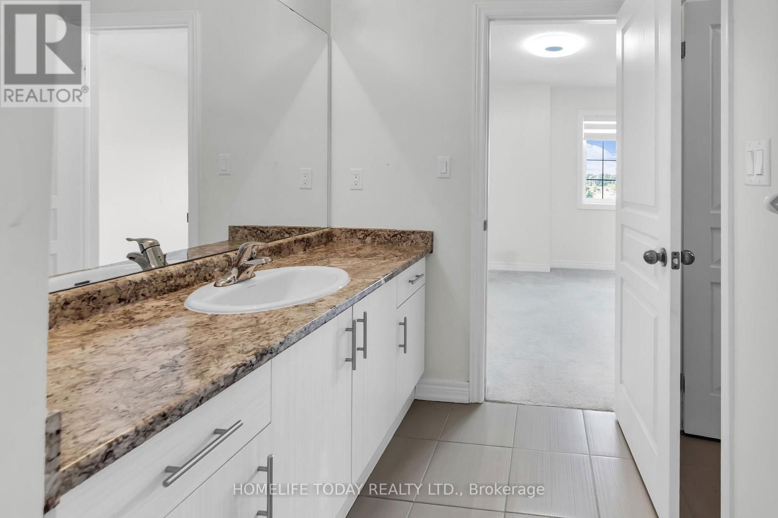 265 BRUCE CAMERON DRIVE Image 31