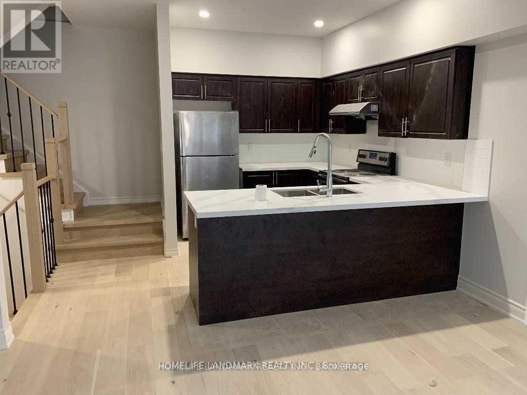 12 - 8 EATON PARK LANE Image 4