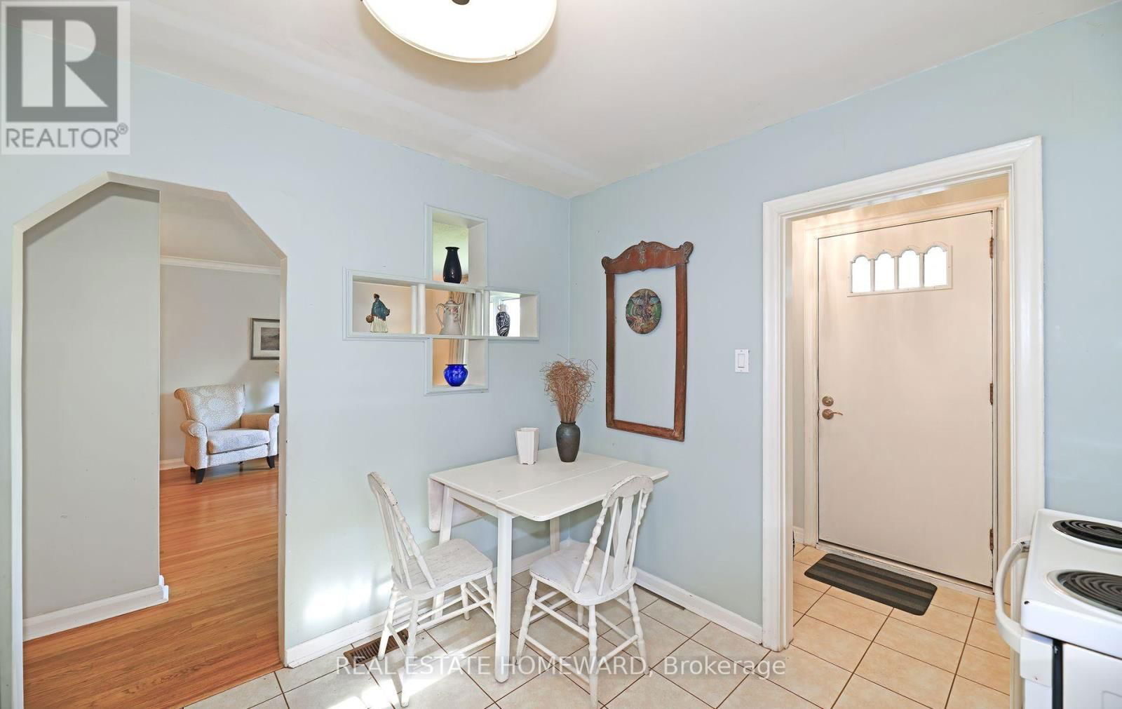 111 SURREY AVENUE Image 10