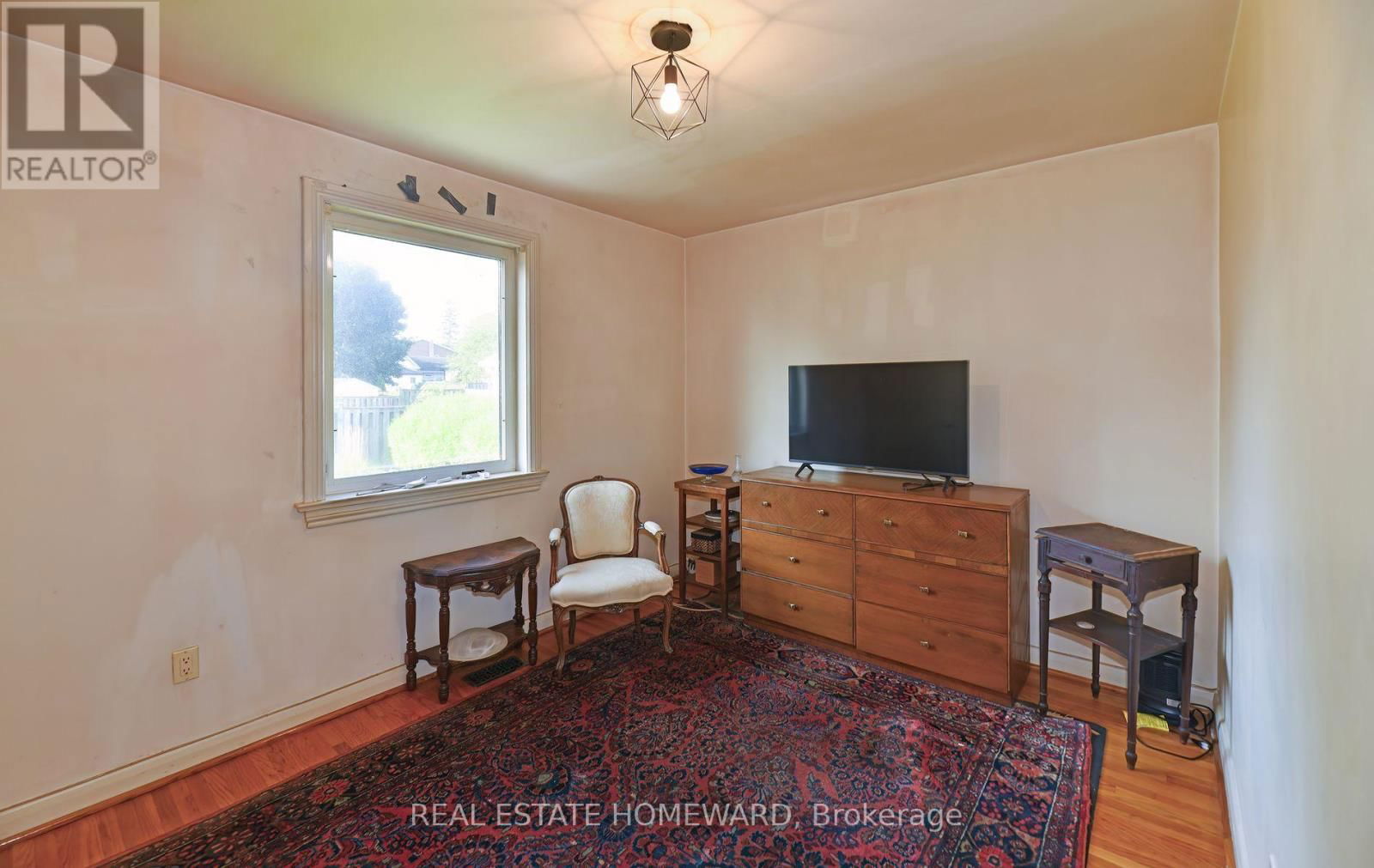 111 SURREY AVENUE Image 12