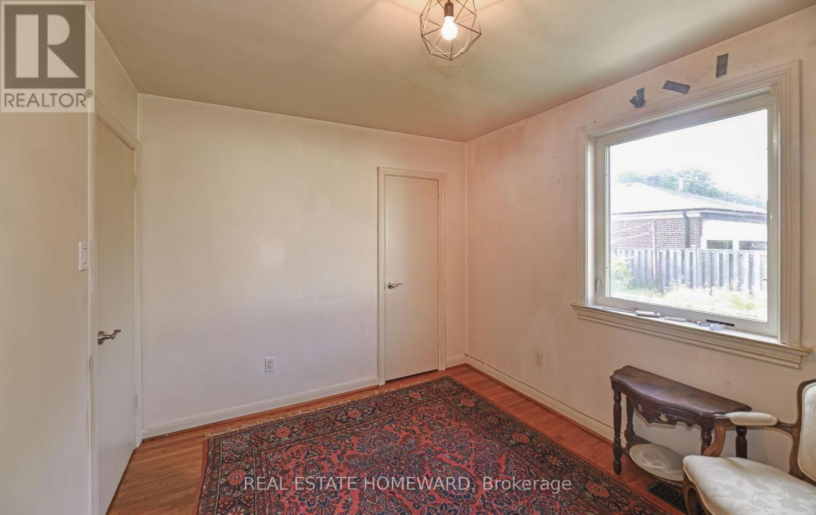 111 SURREY AVENUE Image 13