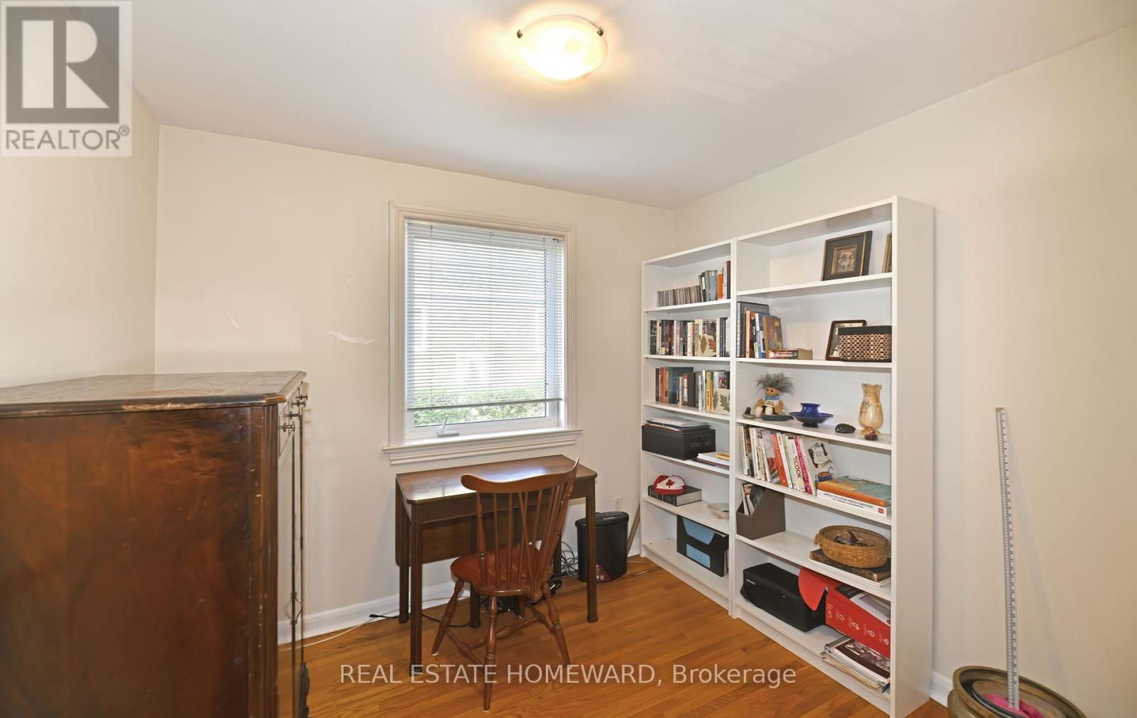 111 SURREY AVENUE Image 14