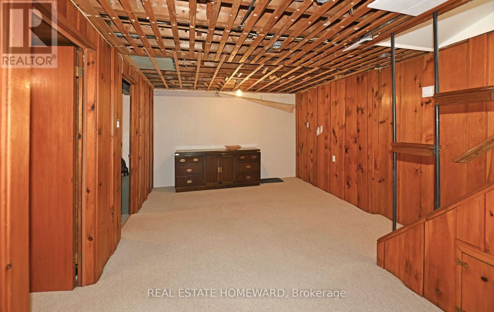 111 SURREY AVENUE Image 17