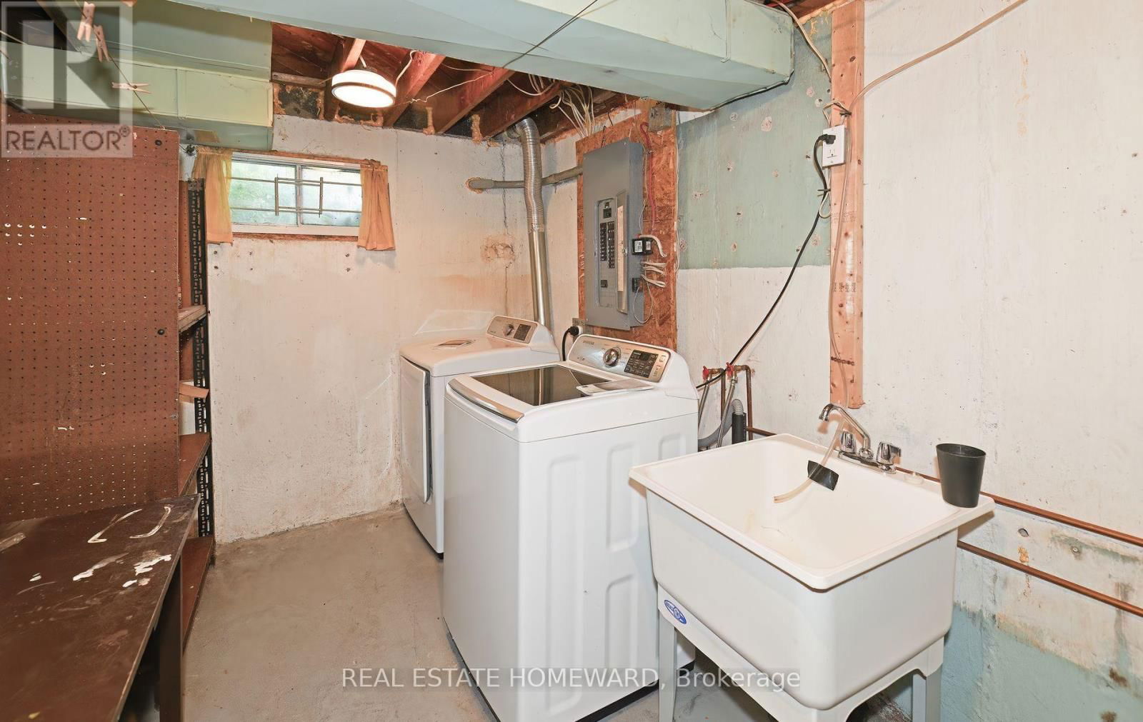 111 SURREY AVENUE Image 22