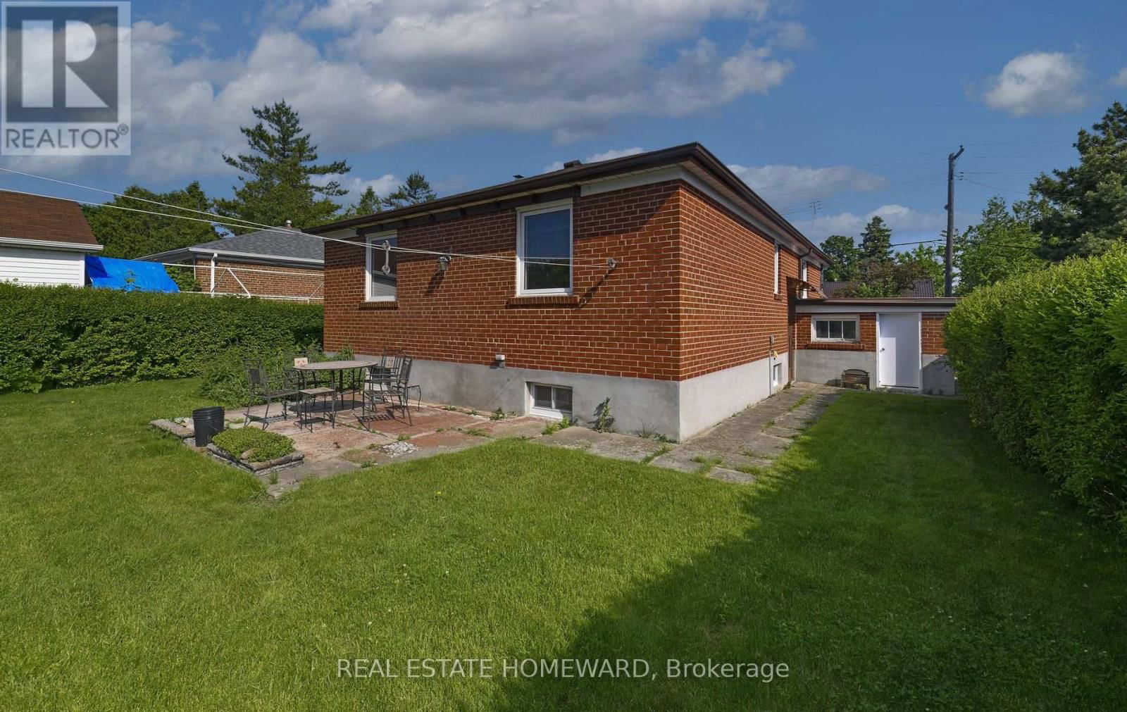 111 SURREY AVENUE Image 24