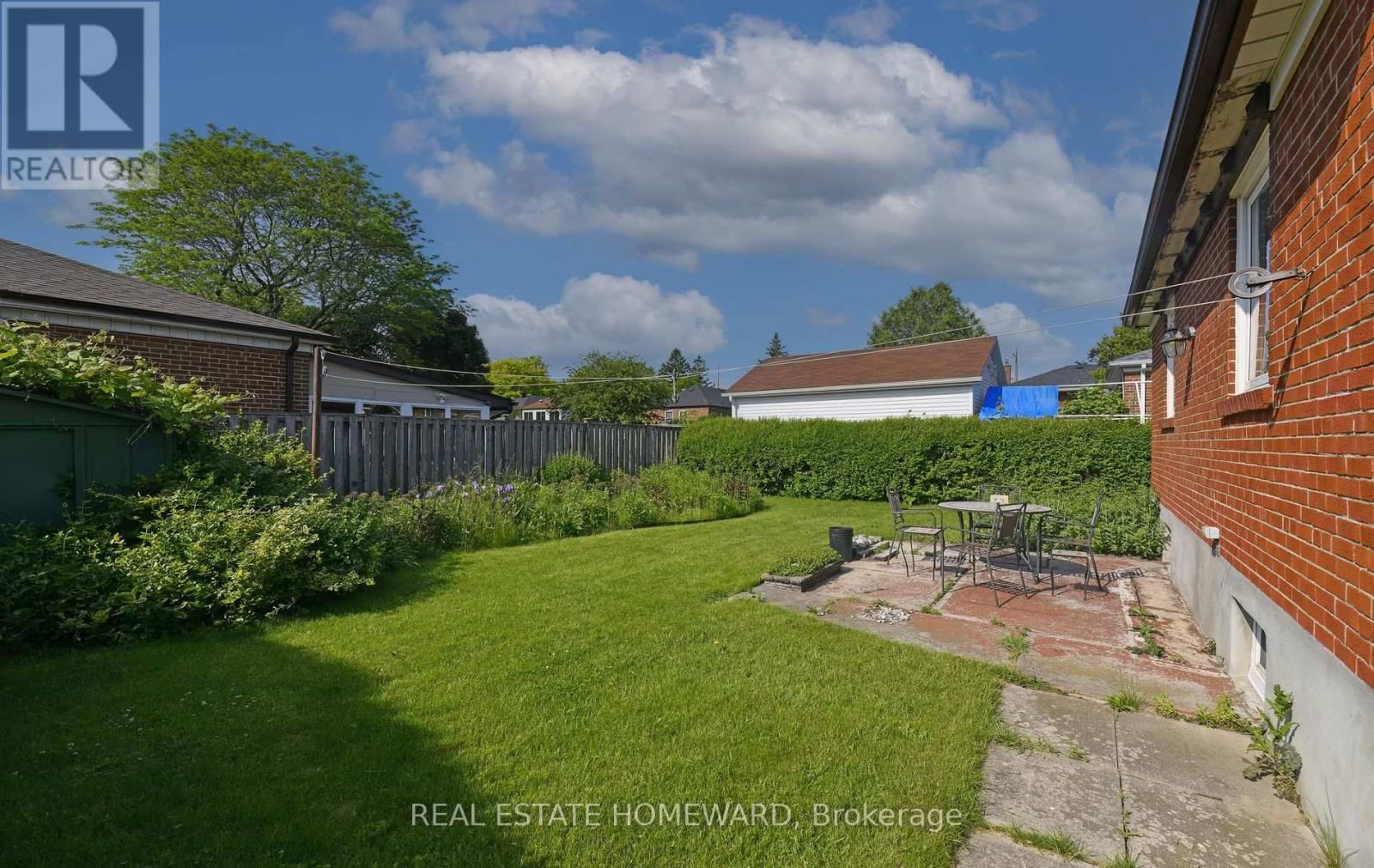 111 SURREY AVENUE Image 25