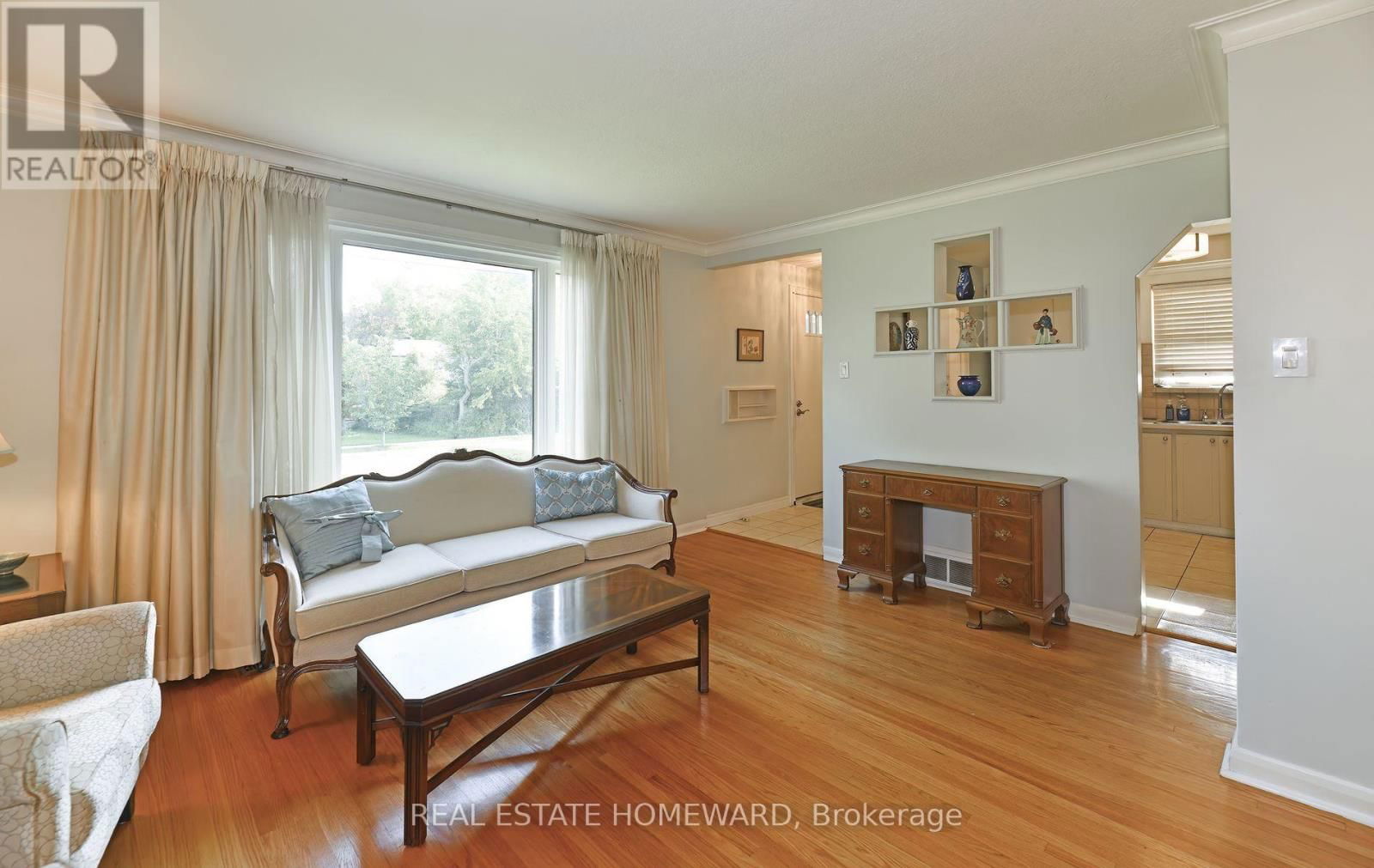 111 SURREY AVENUE Image 5